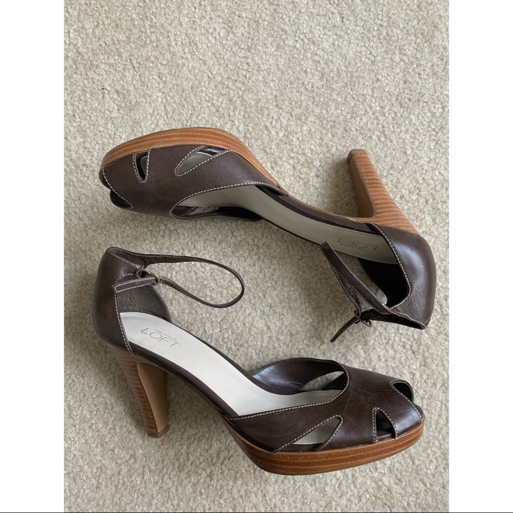 Ann Taylor Loft heeled sandals - Picture 2 of 8